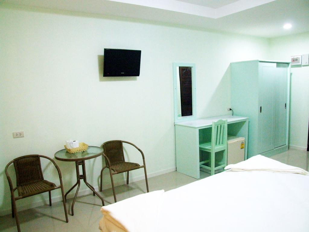 Ruan Rim Nam Hotell Roi Et Rum bild
