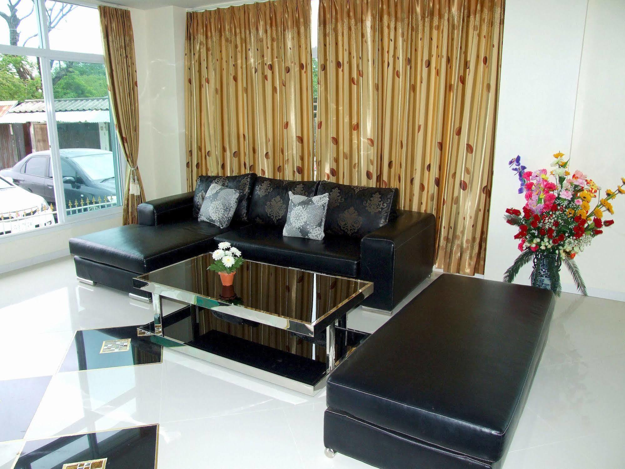 Ruan Rim Nam Hotell Roi Et Exteriör bild
