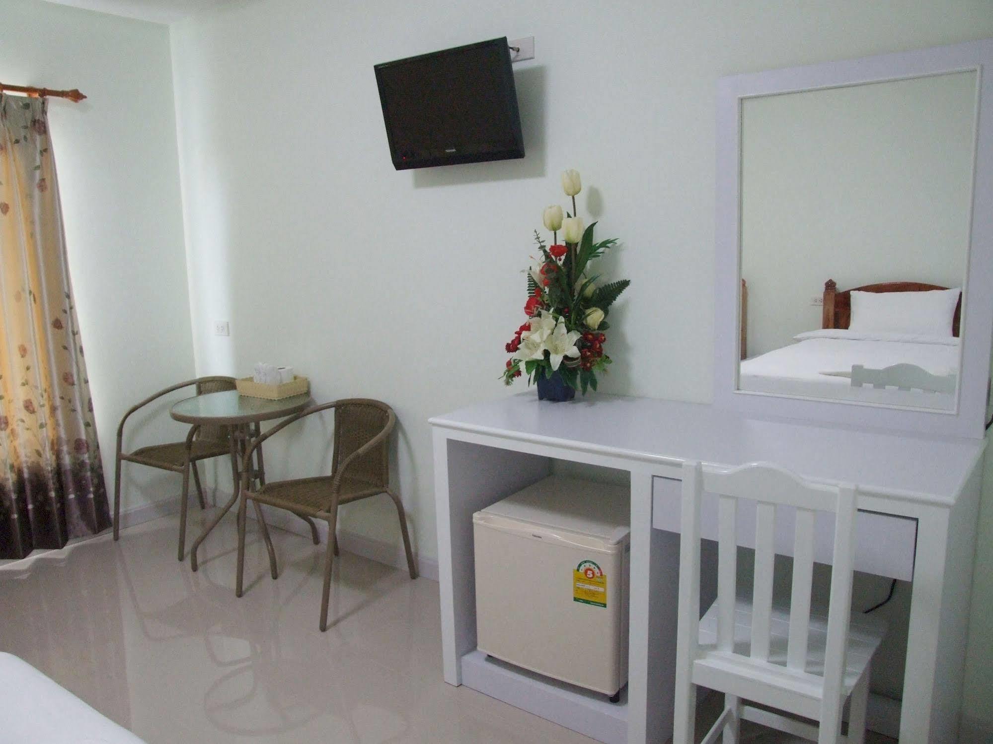 Ruan Rim Nam Hotell Roi Et Exteriör bild