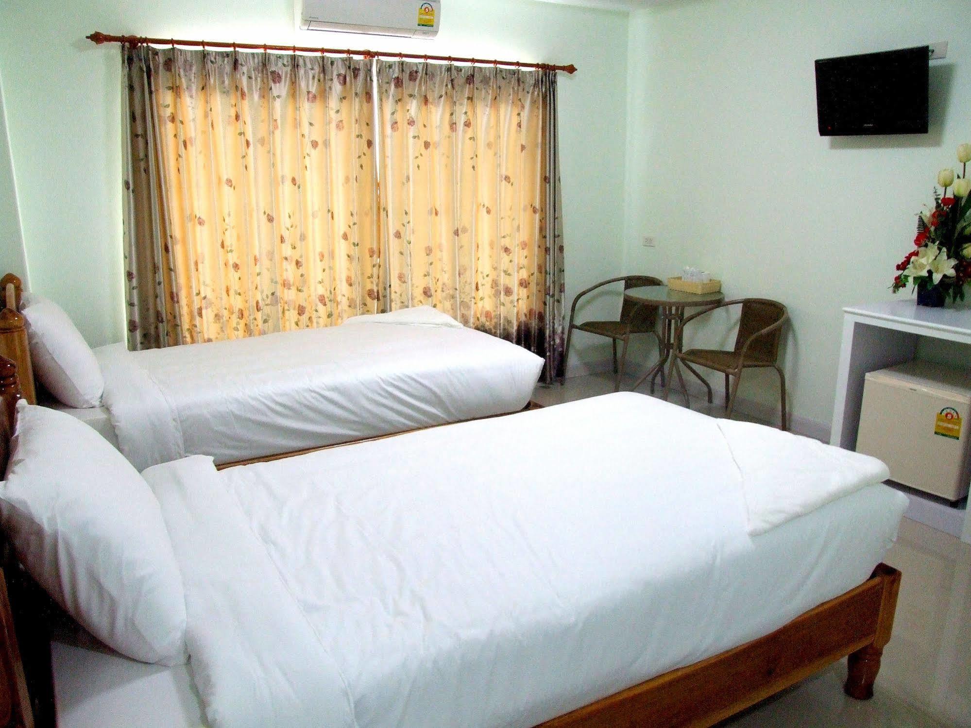 Ruan Rim Nam Hotell Roi Et Exteriör bild