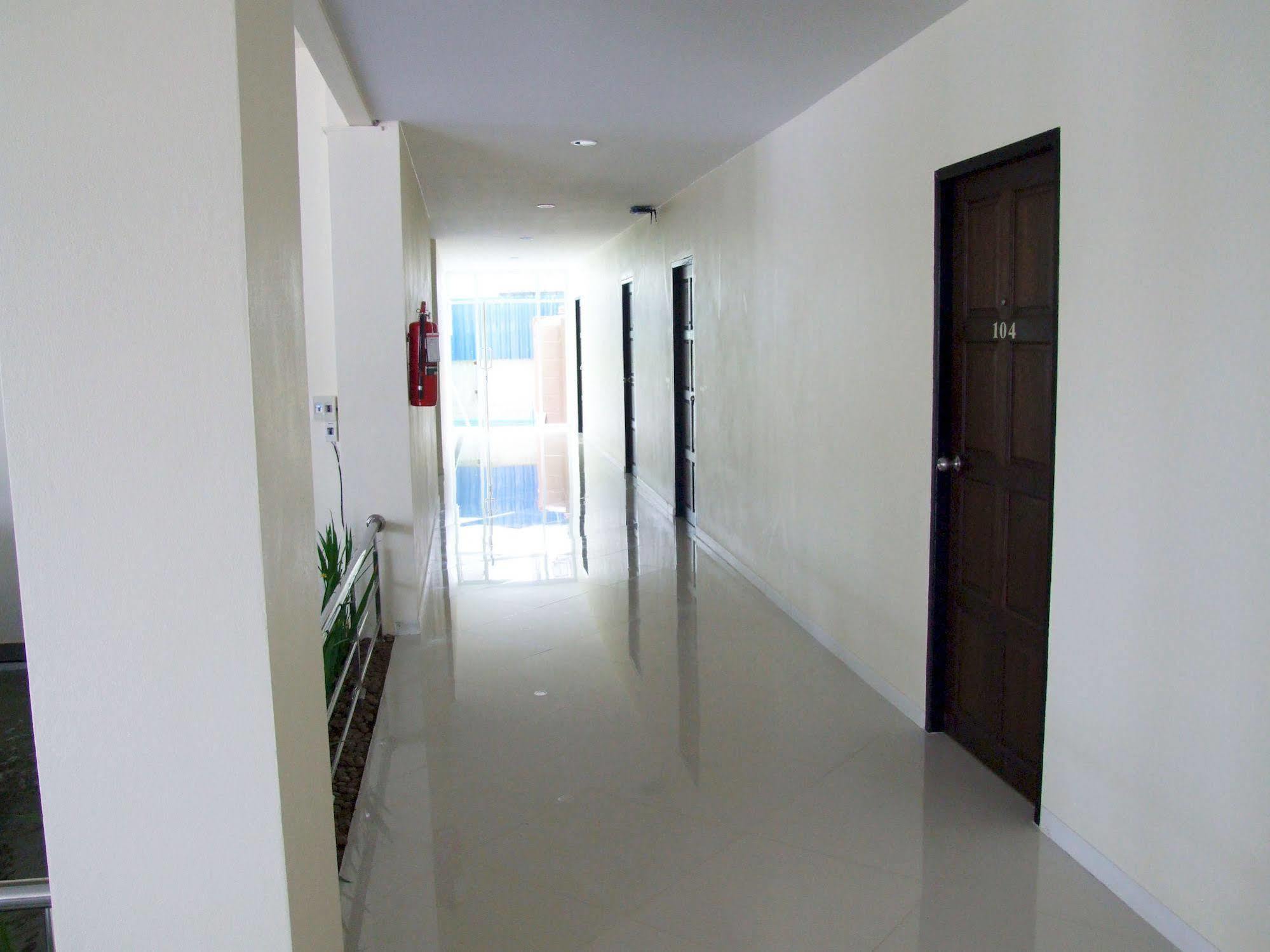 Ruan Rim Nam Hotell Roi Et Exteriör bild